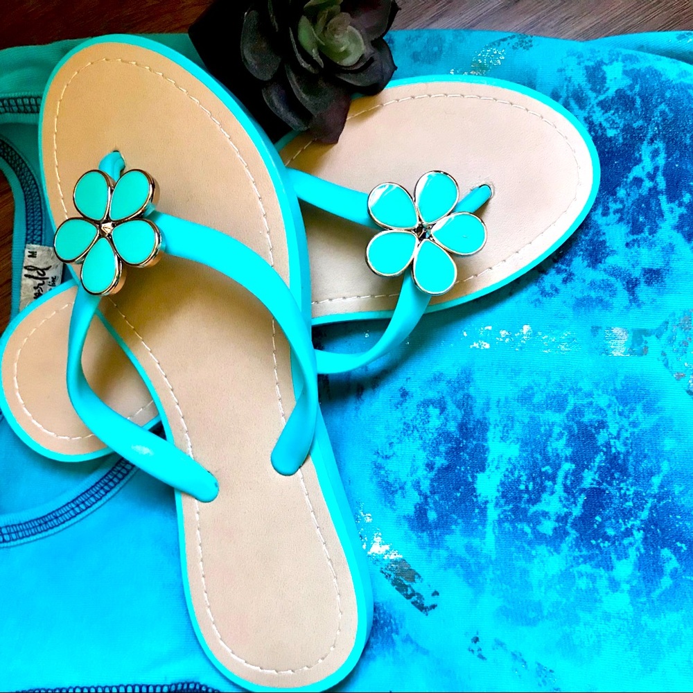 NEW BOUTIQUE BRAND | Embellished Flower Sandals Flip Flops Fun Flirty Sz 8